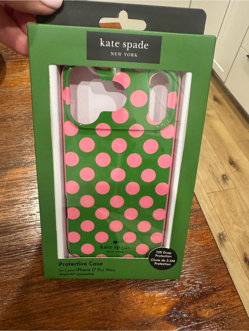 kate spade Green with Pink Polka Dot iPhone 17 pro max Case